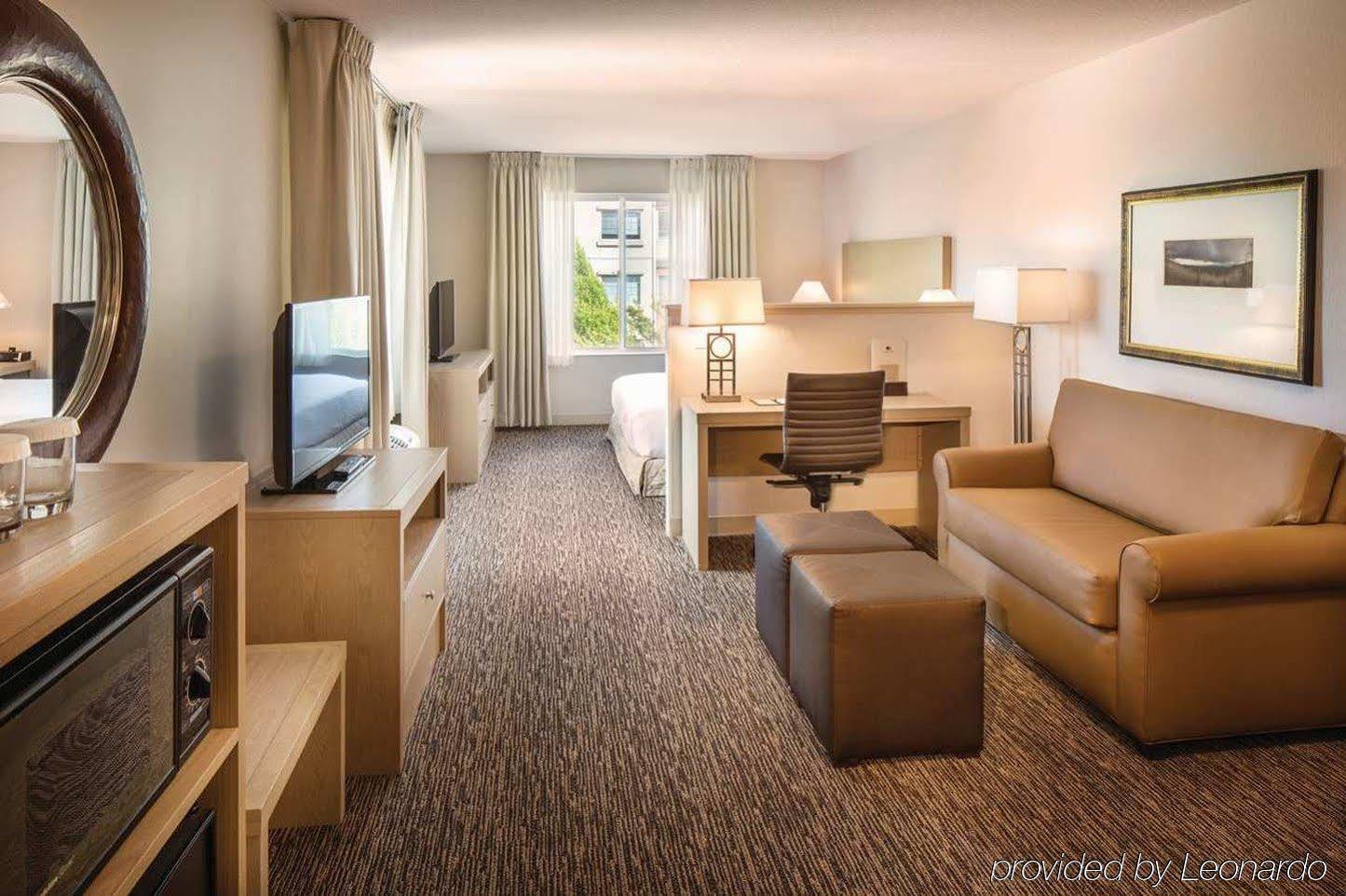 Doubletree By Hilton Olympia Hotel Exterior foto